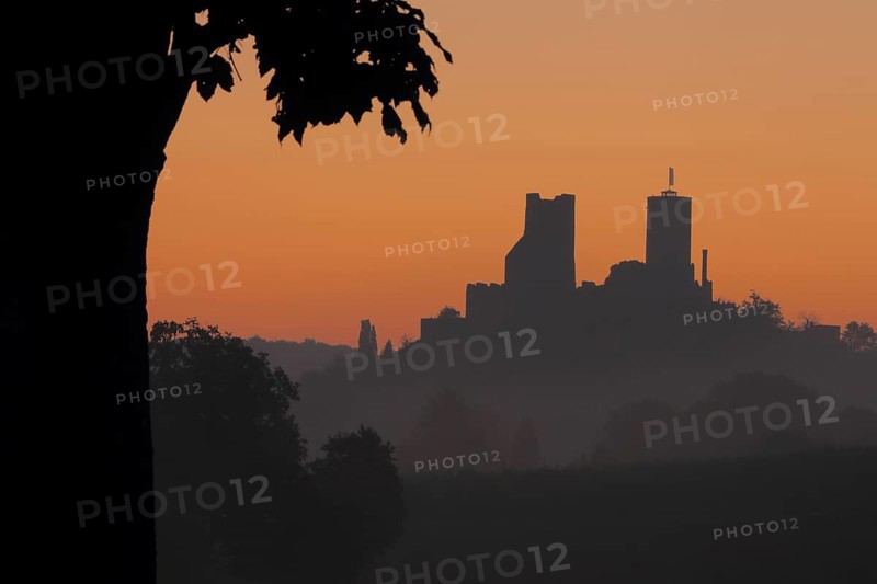Muenzenberg Castle in front of sunrise