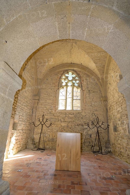Basement Romanesque double chapel