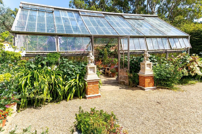 Greenhouse in Glasshouse Garden