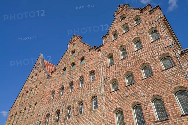 Salt store houses