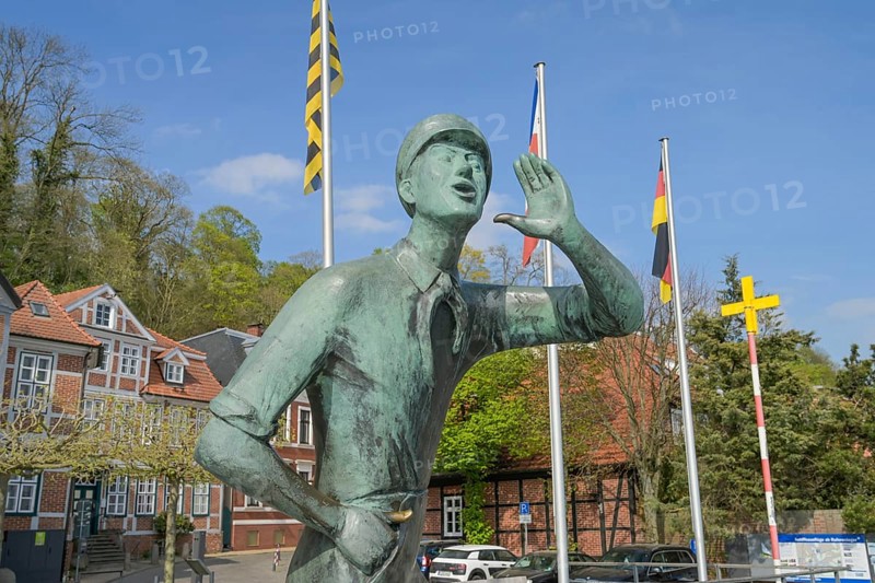 Bronze figure Lauenburg Caller