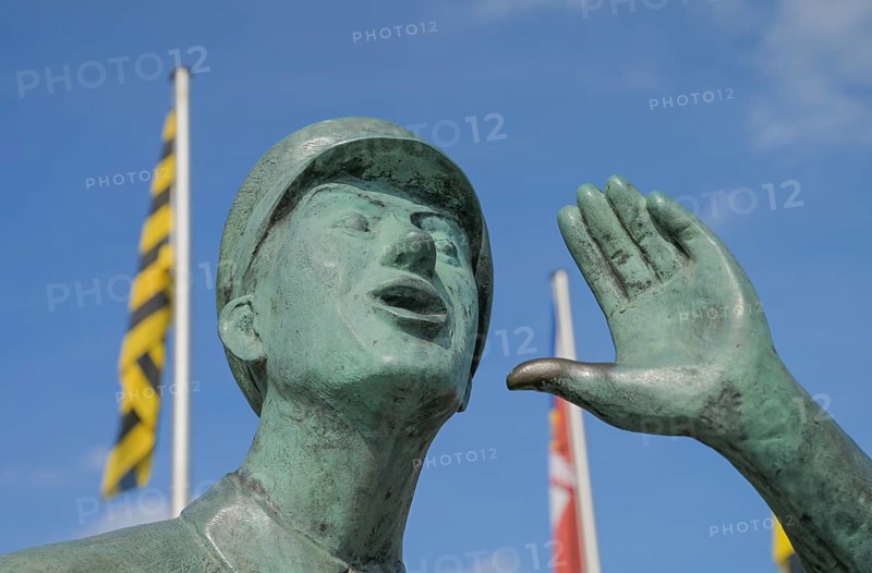 Bronze figure Lauenburg Caller