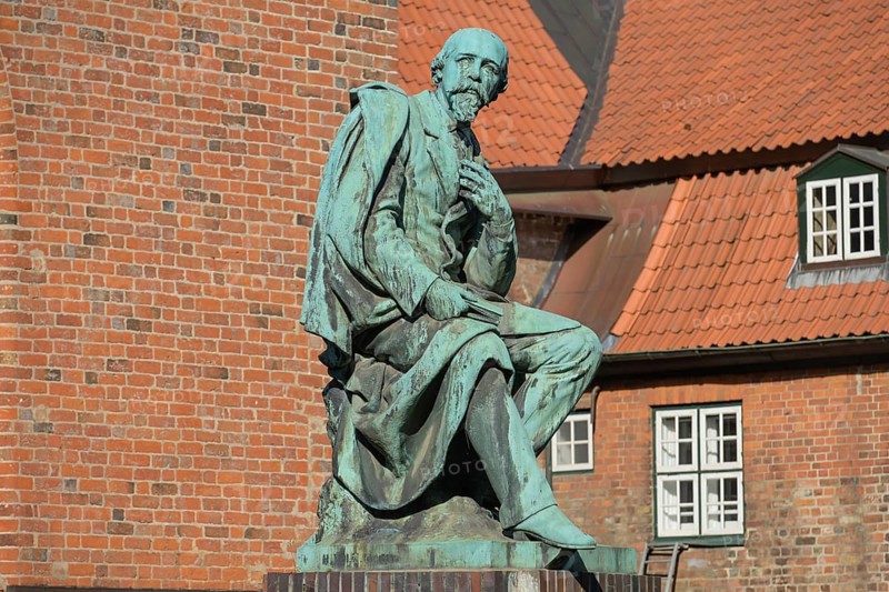 Monument to Emanuel Geibel