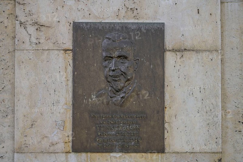 Commemorative plaque