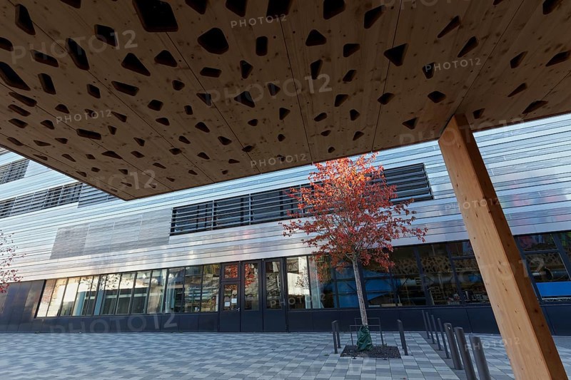 Modern cycle station of the Duesseldorf University of Applied Sciences