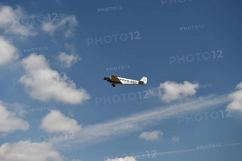 Propeller plane