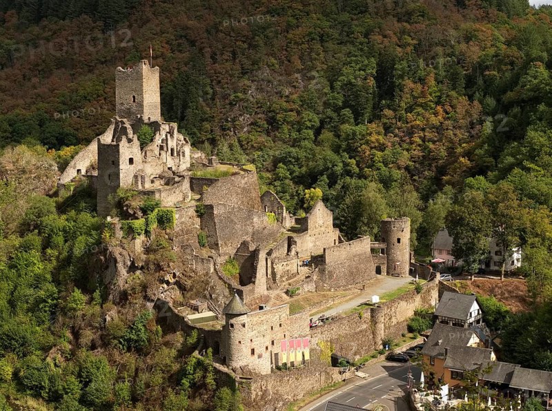 Ruin of the medieval Manderscheid Castle