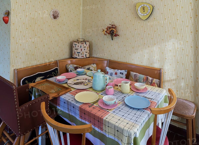 Dining table with Melitta tableware from the 1950sm
