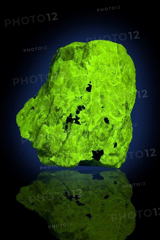 Willemite in UV Light