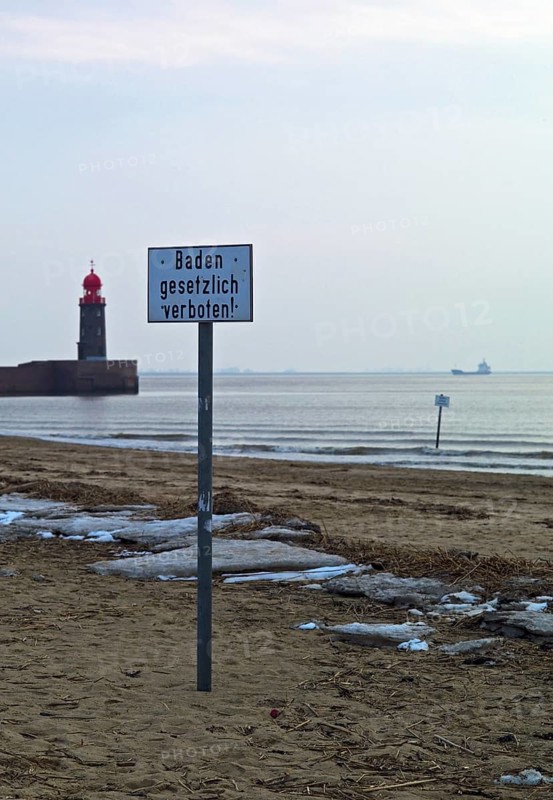 Bremerhaven lido in winter
