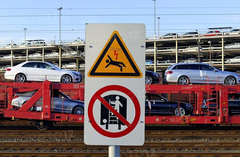 Cars intended for export on a railway train in Bremerhaven