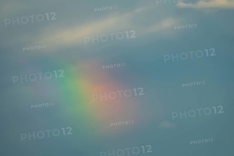 Rainbow halo