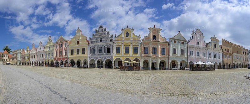 Renaissance and Baroque houses line the Zacharias von Neuhaus Market Square