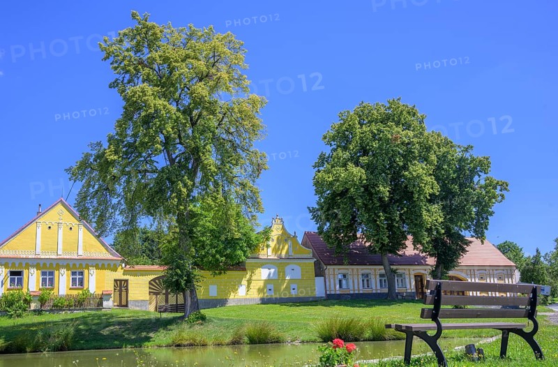 Zaluzi village