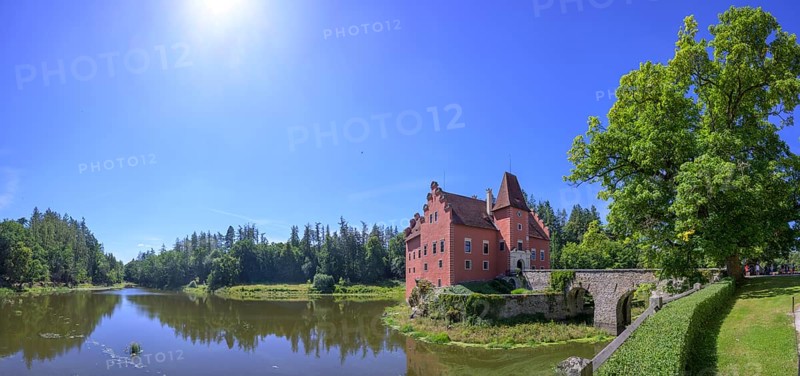 Cervena Lhota Moated Castle