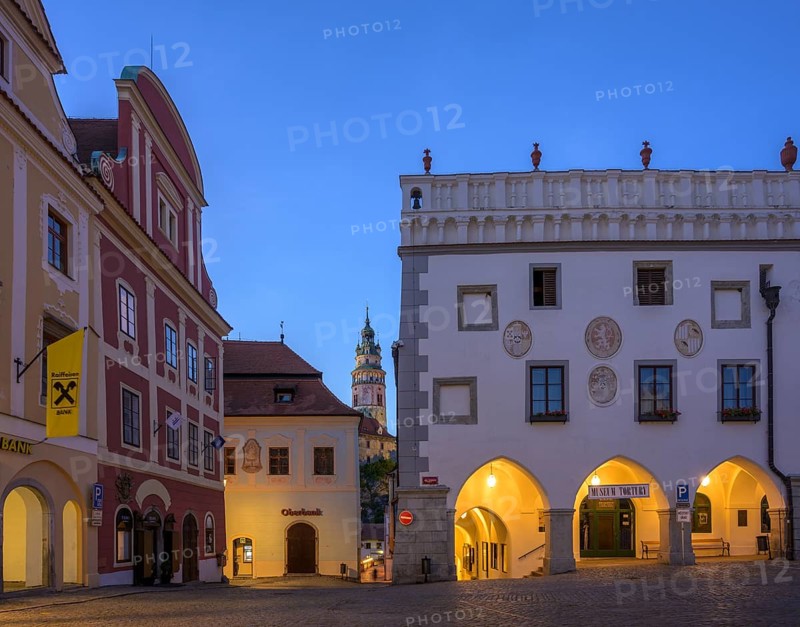 Nam Svornosti Square in the evening