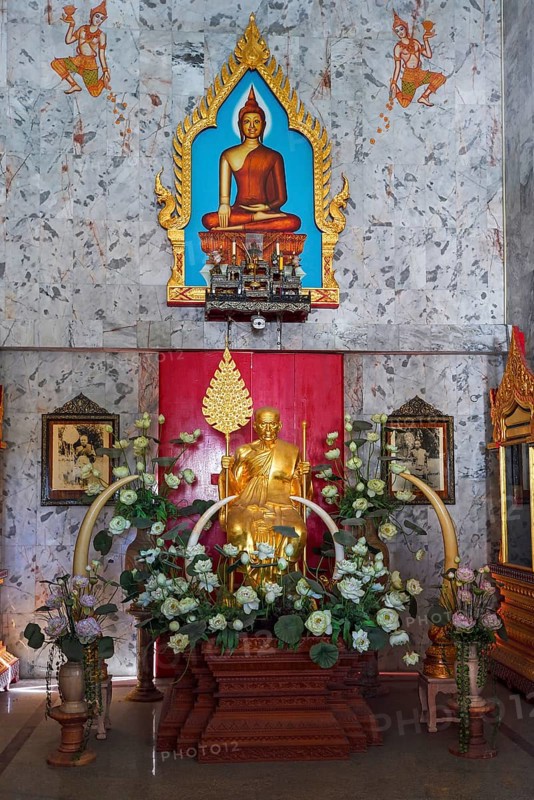 Altar in Wat Chalong