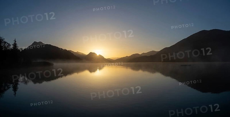 Morning atmosphere at sunrise on Lake Fuschl