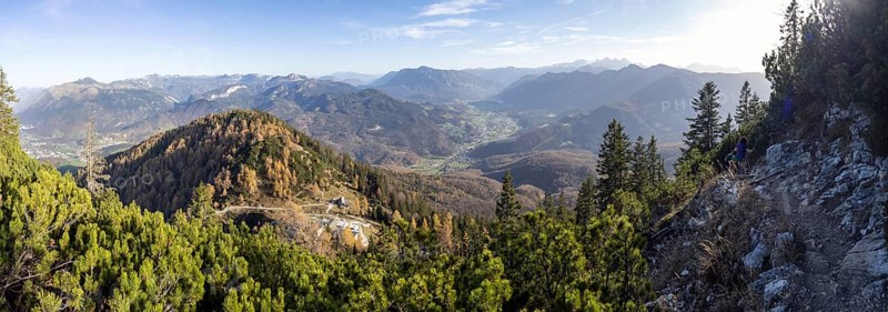 View from the Katrin mountain summit to the mountain station and Bad Goisern