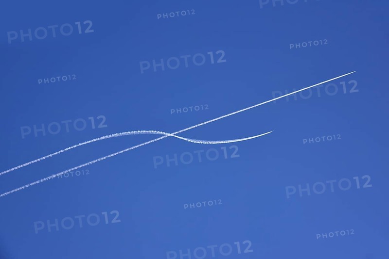 Condensation streaks from military jets during flight manoeuvres over Bavaria