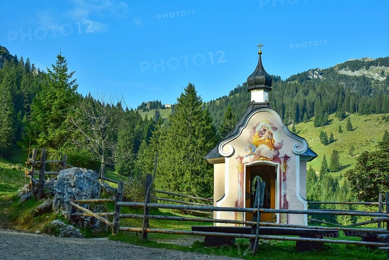 St. Josef Chapel on the hiking trail to the Puerschling