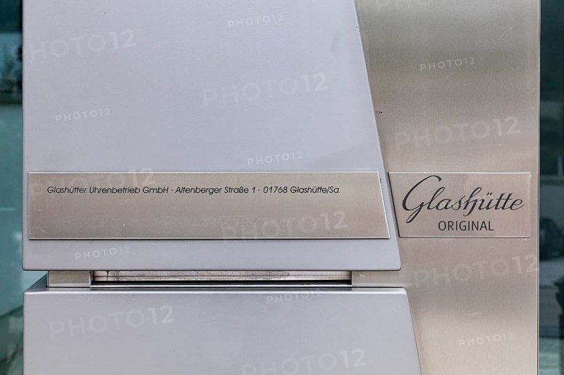 Glashuetter Uhrenbetrieb GmbH is a watch manufactory with the brand: Glashuette ORIGINAL