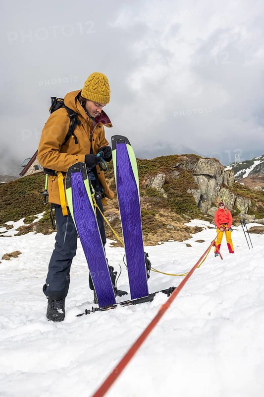 Exercise in crevasse rescue for ski tours