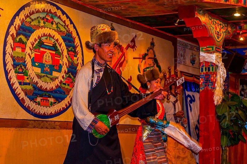Tibetan dancers