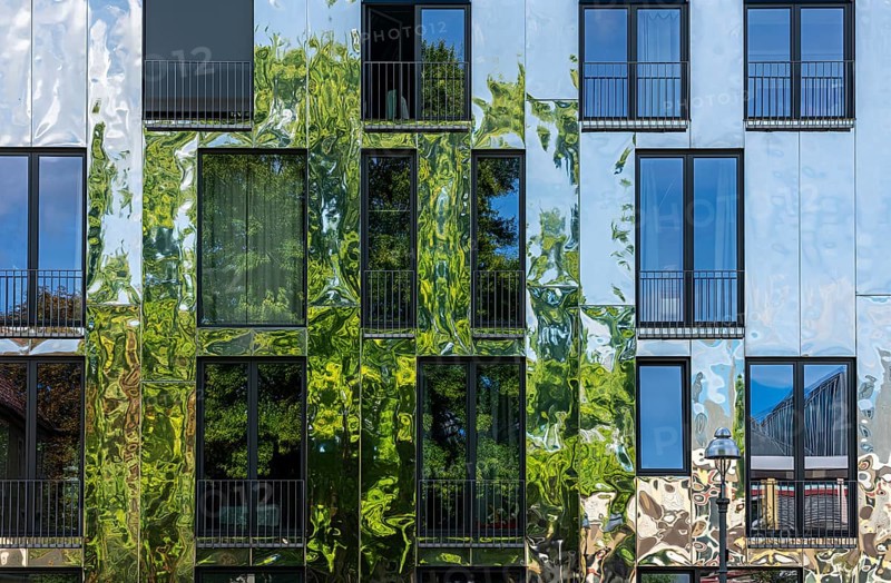 Chromed house facade with mirror effect