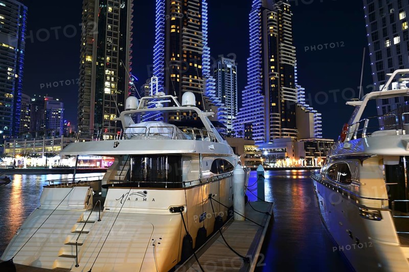At night at Dubai Marina