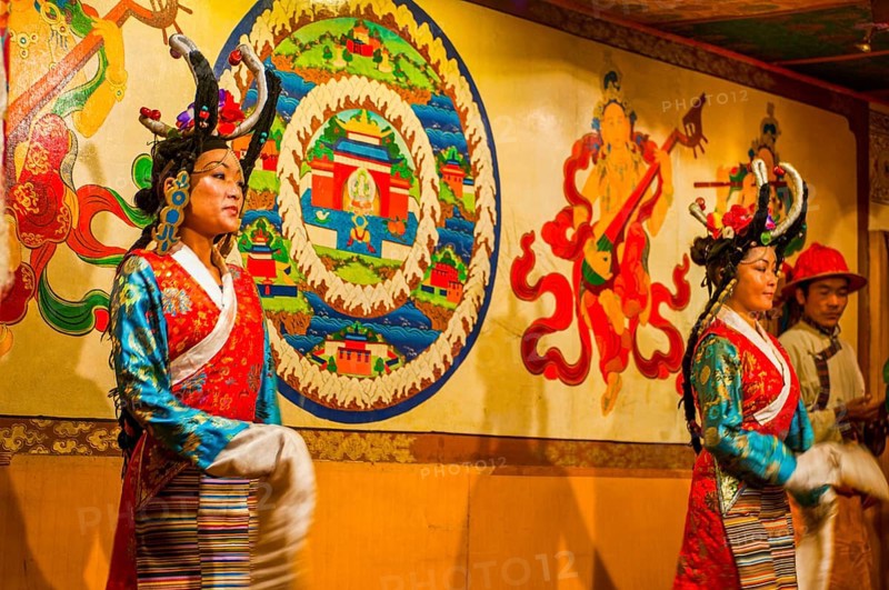 Tibetan dancers