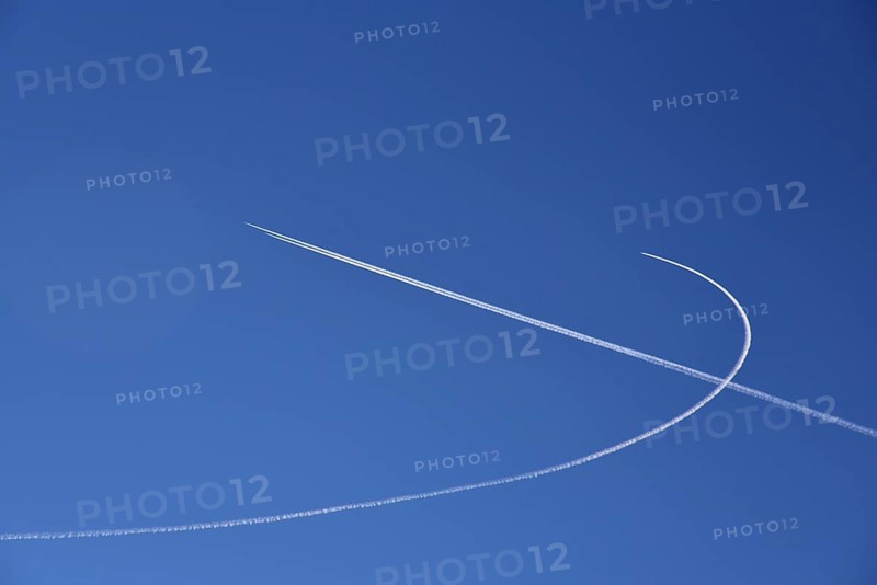 Condensation streaks from military jets during flight manoeuvres over Bavaria