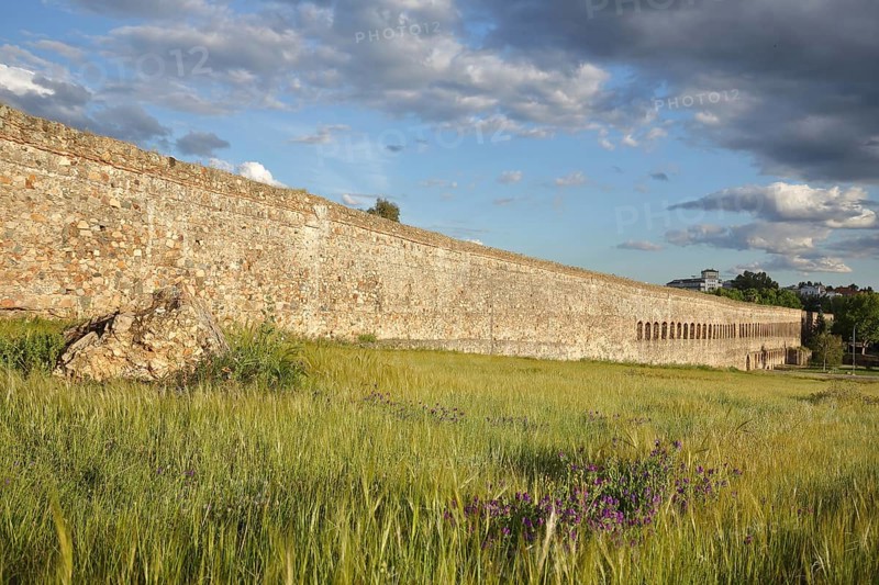 Roman aqueduct Acueducto de San Lazaro
