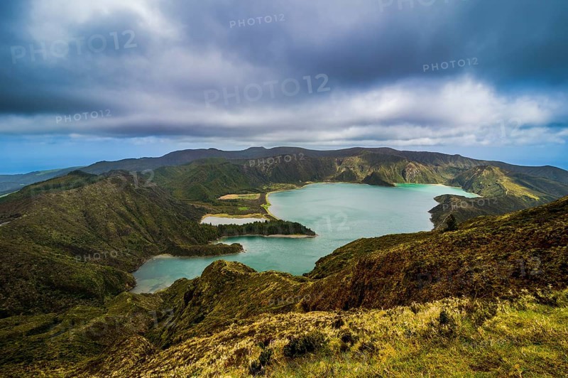 Lagoa de Fogo cratr lake