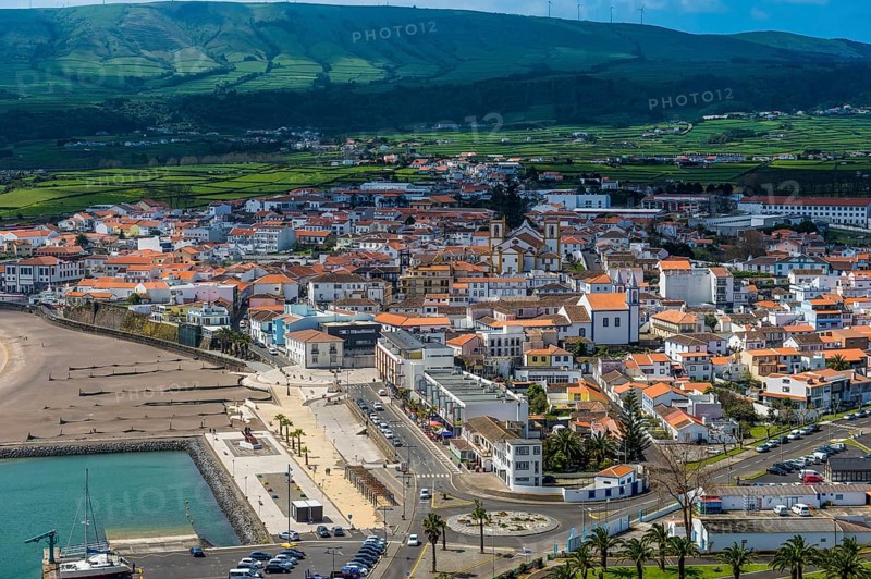 Overlook over Praia da Vittoria from the Gazebo torch monument