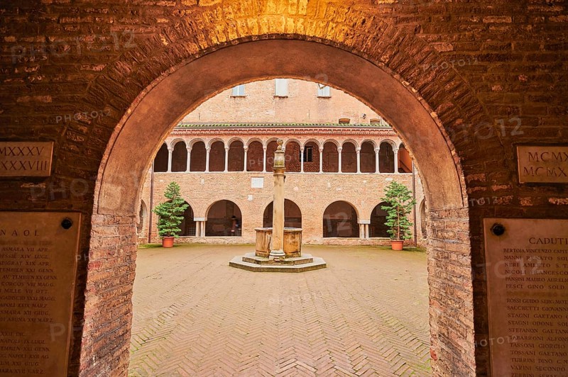 Fountain in the centre of the cloister