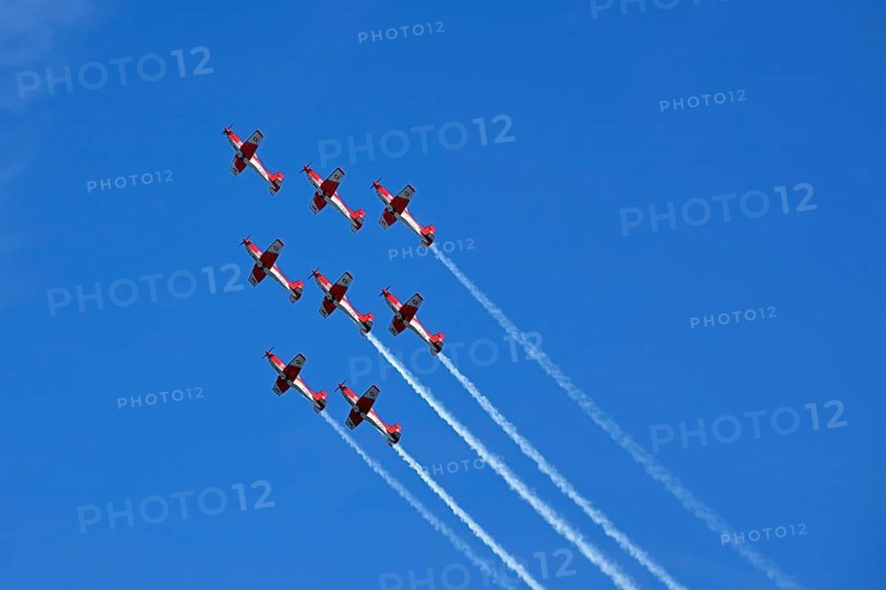Formation flight of the Patrouille Suisse with the PC-7 team
