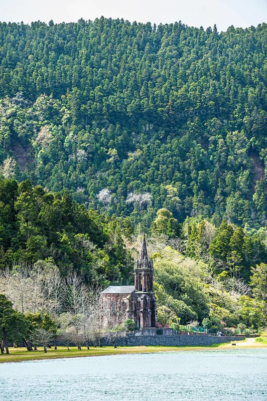 Church on Furnas lake