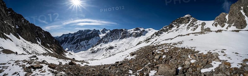 View of mountains and glaciers with peak Oestliche Seespitze and Innere Sommerwand