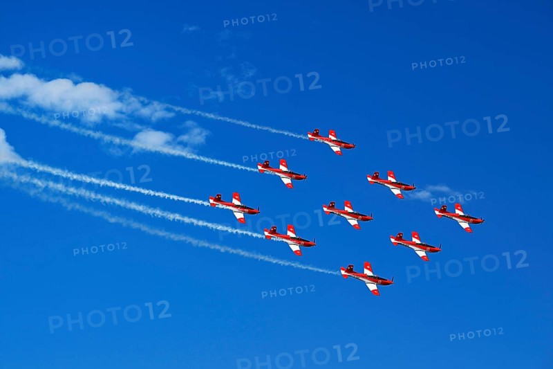 Formation flight of the Patrouille Suisse with the PC-7 team