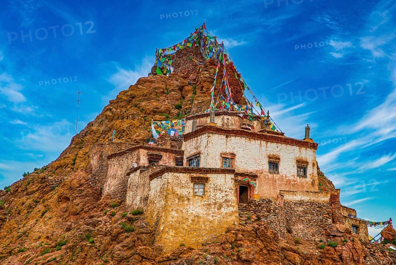 The Chiu monastery at the Lake Manasarovar