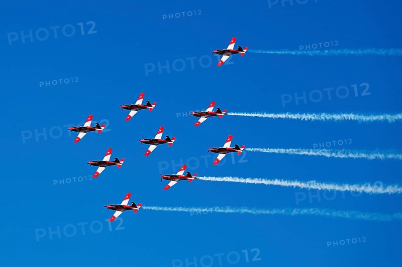 Formation flight of the Patrouille Suisse with the PC-7 team