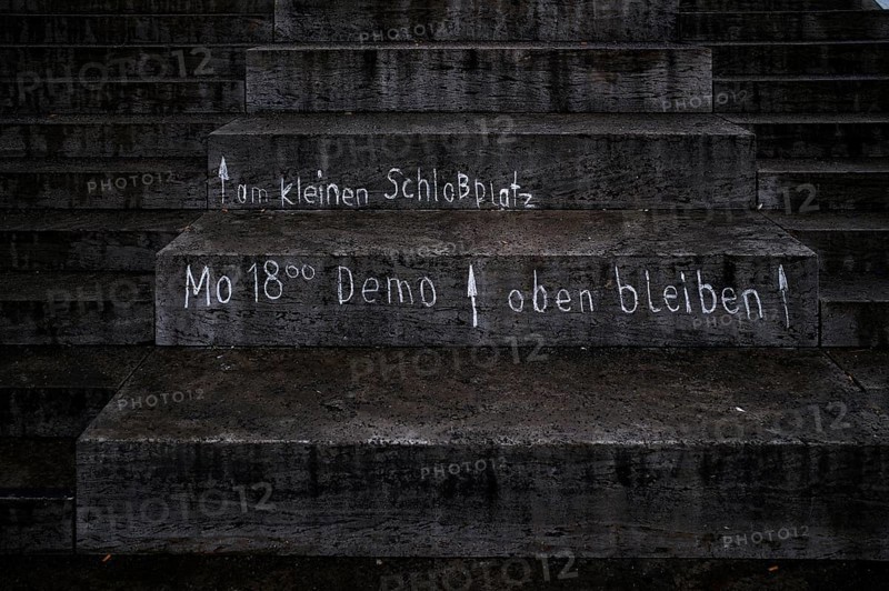 Signpost on the steps Kleiner Schlossplatz