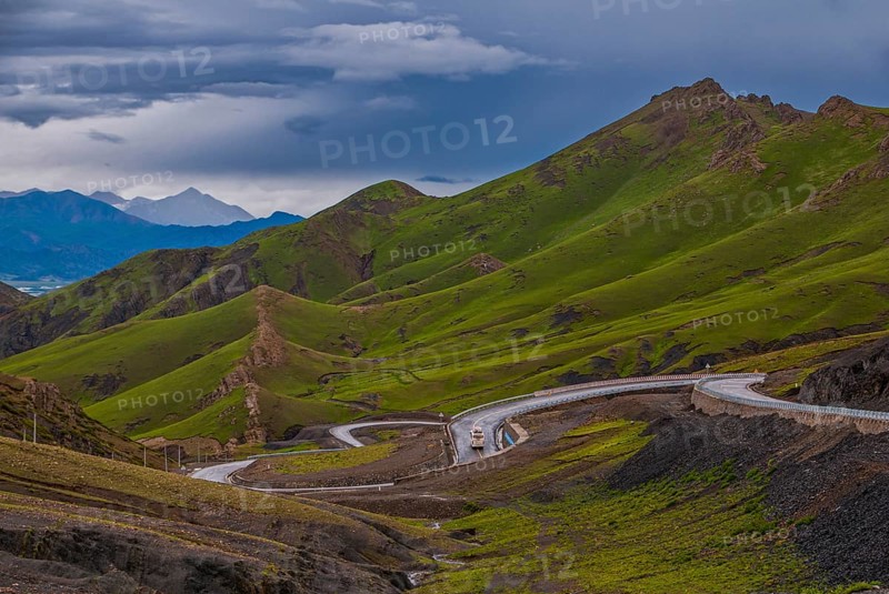 Curvy mountain pass from Tsochen to Lhasa