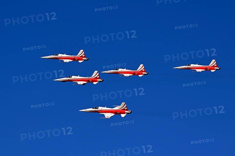 Formation flight of the Patrouille Suisse with the Northrop F-5E Tiger II
