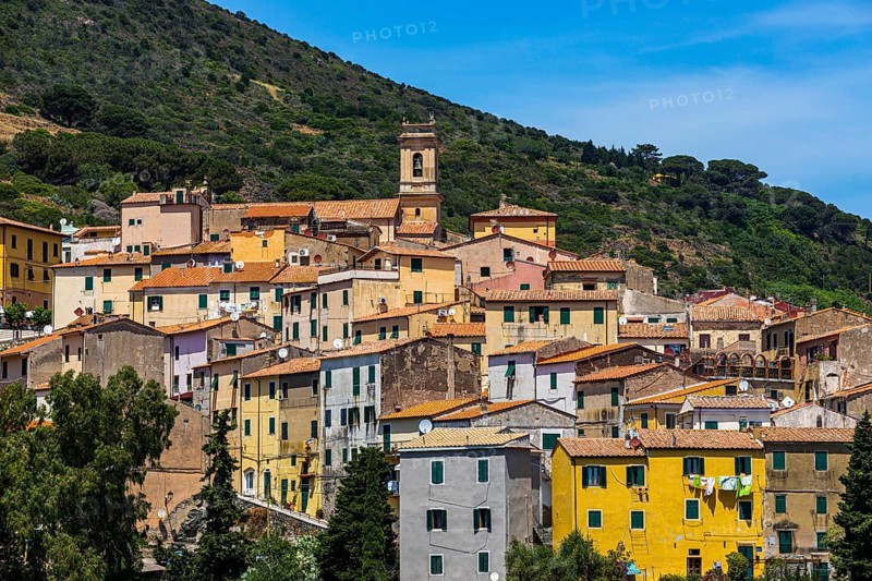 View of the mountain village of Rio nell Elba
