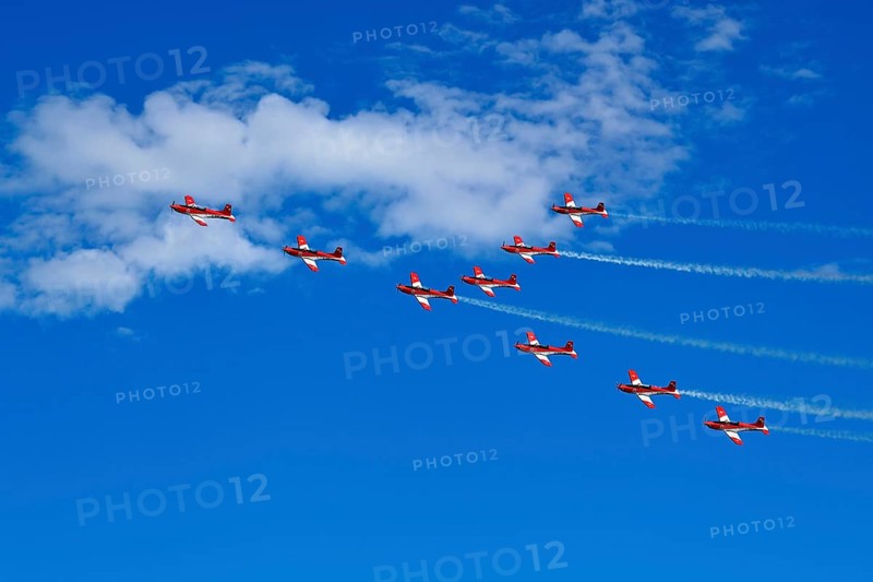 Formation flight of the Patrouille Suisse with the PC-7 team