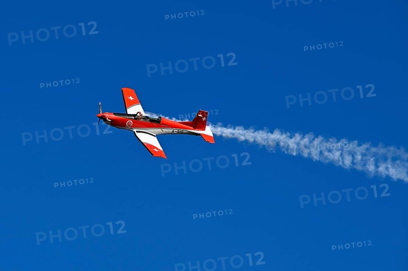 Formation flight of the Patrouille Suisse with the PC-7 team