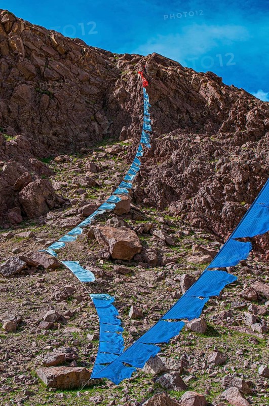 Prayer flags along the road from Ali and Gerze