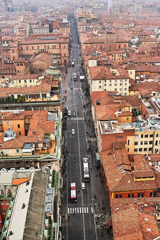 View from the Asinelli Tower of the old town with Via Rizzoli street